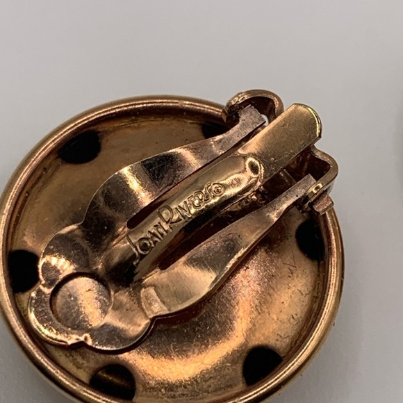 Vintage Joan Rivers gold tone clip on earrings - Picture 4 of 4